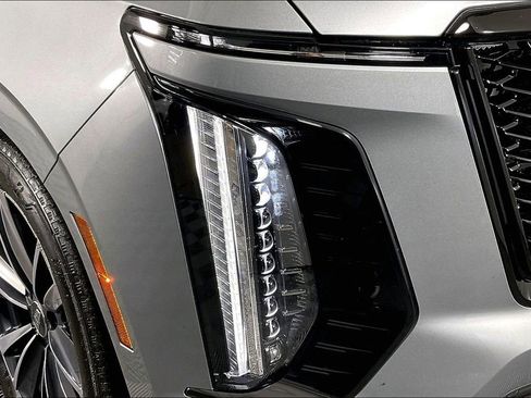 Used 2025 Cadillac Escalade Sport w/ Touring Package image 41