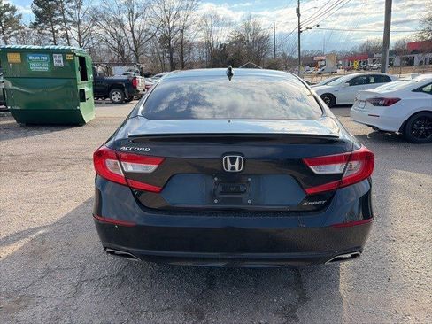 Used 2018 Honda Accord Sport image 5