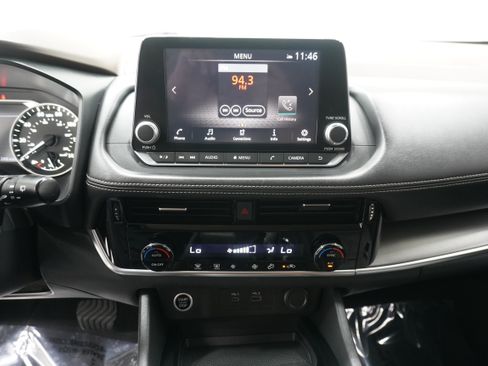 Used 2021 Nissan Rogue SV FWD image 18