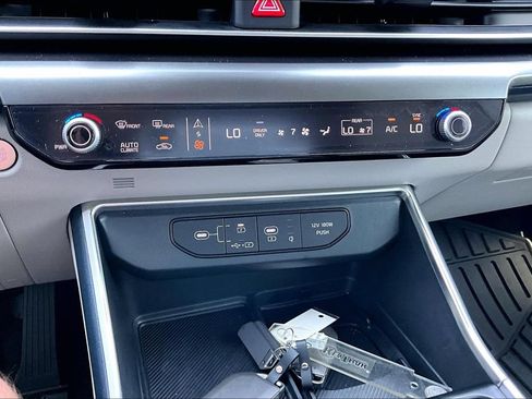 Used 2025 Kia Carnival SX FWD image 16