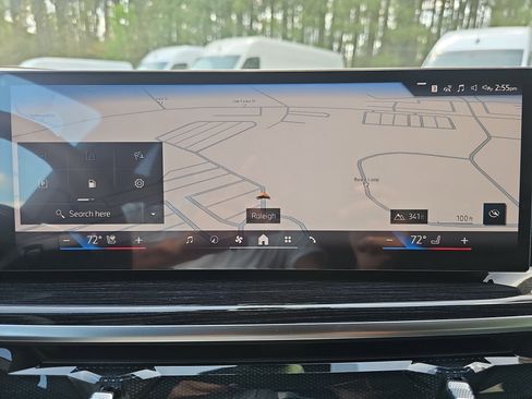 New 2026 BMW X7 xDrive40i w/ M Sport Package AWD/4WD image 23