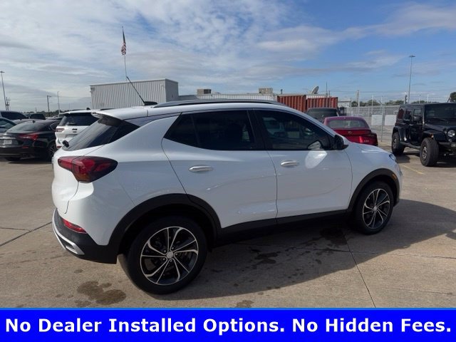 Used 2022 Buick Encore GX Select w/ Safety Package II FWD image 3