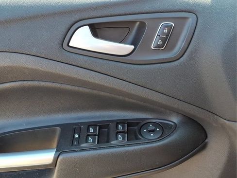 Used 2016 Ford C-MAX SEL w/ Equipment Group 302A FWD image 17
