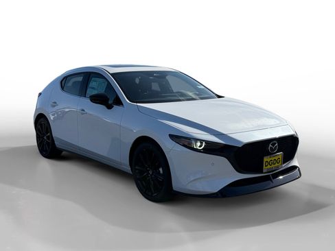 New 2026 MAZDA MAZDA3 Hatchback w/Premium Plus Pkg AWD/4WD image 7