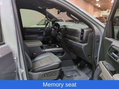 Used 2023 Chevrolet Silverado 1500 ZR2 w/ Technology Package AWD/4WD image 9