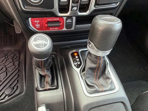Used 2023 Jeep Gladiator Mojave w/ Safety Group AWD/4WD image 28