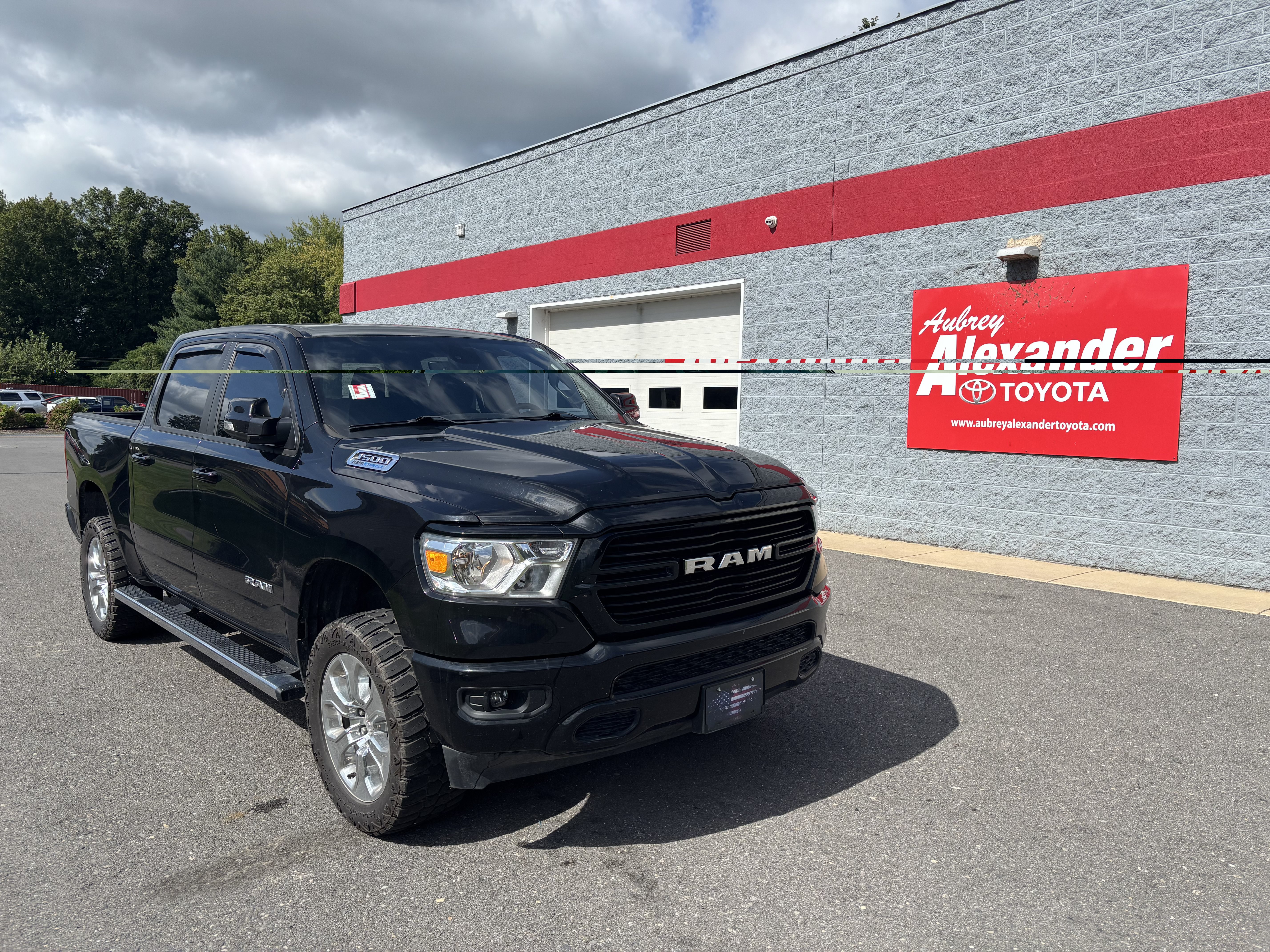 Used 2021 RAM 1500 Big Horn AWD/4WD image 1