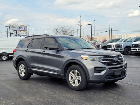 Used 2021 Ford Explorer XLT image 1