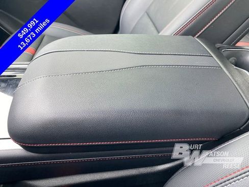 Used 2025 Chevrolet Traverse RS image 27