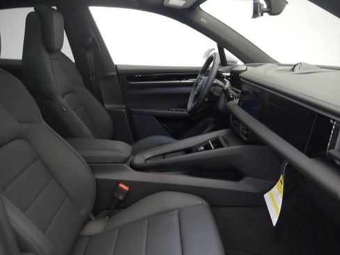 New 2026 Porsche Macan 4 Electric AWD/4WD image 29