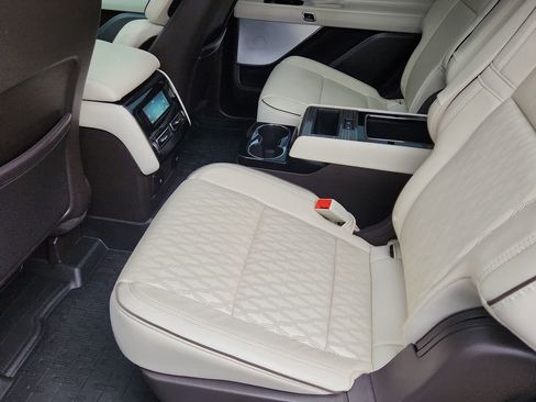 Used 2020 Lincoln Aviator Black Label Grand Touring w/ Class IV Trailer Tow Package image 9