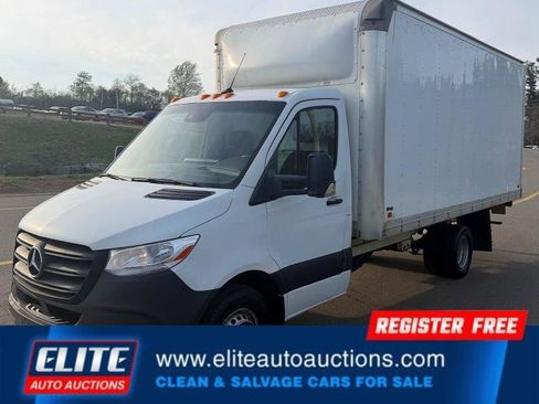 Used 2021 Mercedes-Benz Sprinter 4500 image 3