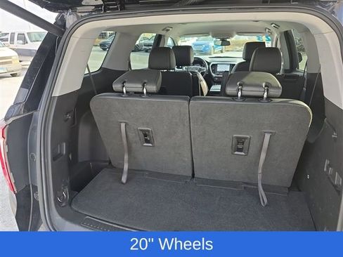 Used 2023 GMC Acadia SLT w/ Technology Package image 25
