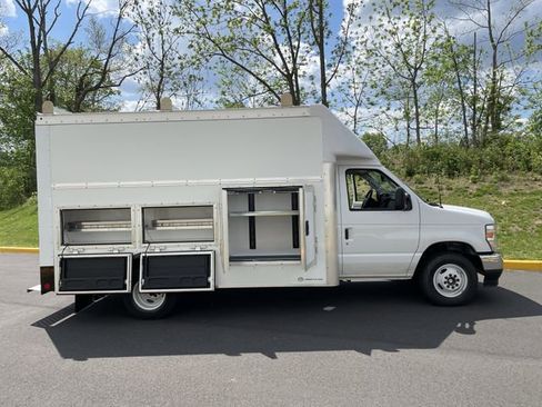 New 2026 Ford E-350 and Econoline 350 Super Duty w/ Power Equipment Group image 17