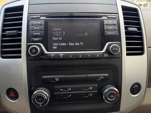 Used 2015 Nissan Frontier SV image 22