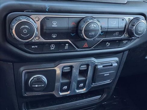 Used 2021 Jeep Wrangler Sport image 20