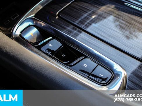 Used 2024 Buick Enclave Premium image 40