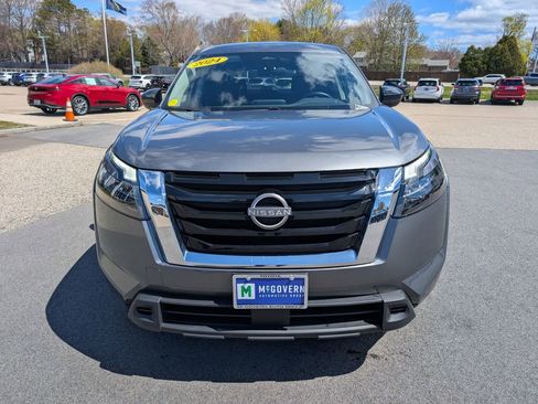 Used 2024 Nissan Pathfinder S AWD/4WD image 9