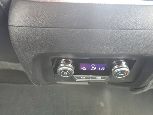 Used 2024 GMC Acadia Elevation AWD/4WD image 19