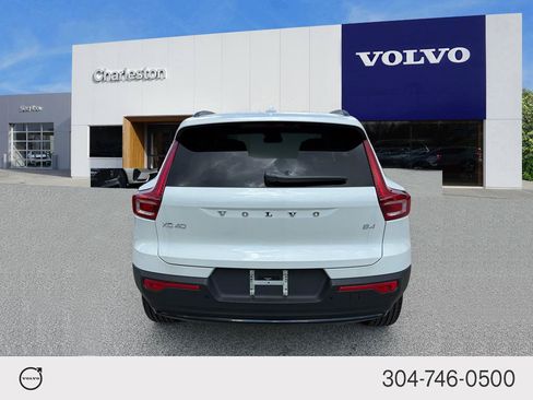New 2026 Volvo XC40 B4 Core w/ Protection Package Premier FWD image 4