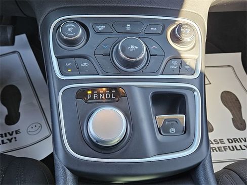 Used 2016 Chrysler 200 Limited image 20