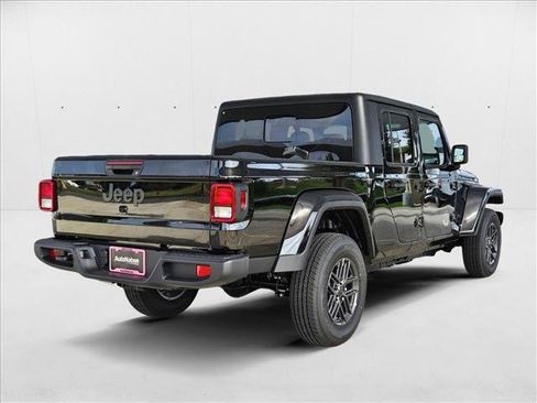 New 2025 Jeep Gladiator Sport image 2