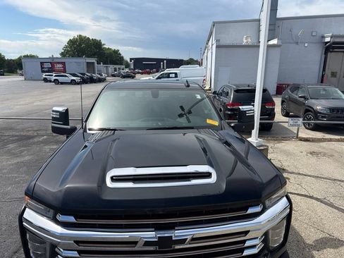 Used 2021 Chevrolet Silverado 3500 LTZ w/ LTZ Plus Package AWD/4WD image 13