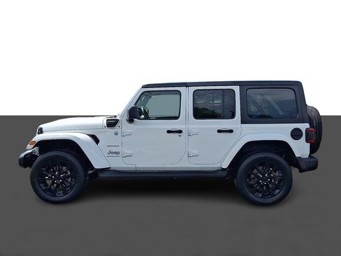 Used 2023 Jeep Wrangler Unlimited Sahara w/ Cold Weather Group AWD/4WD image 4