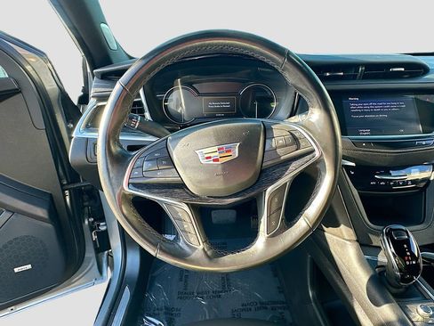 Used 2023 Cadillac XT5 Premium Luxury image 11