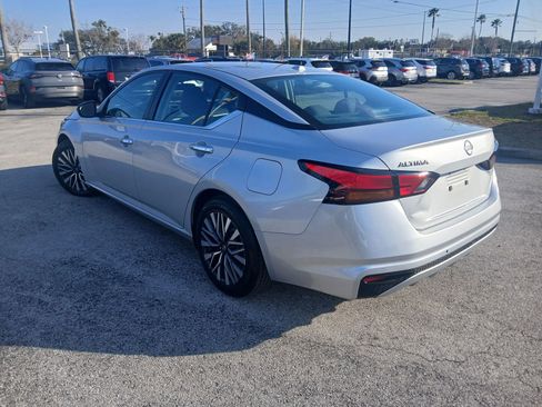 Used 2024 Nissan Altima 2.5 SV image 6