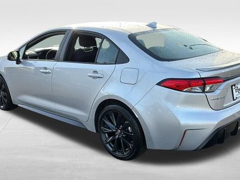 Used 2025 Toyota Corolla SE FWD image 5
