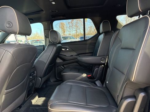 Used 2022 Chevrolet Traverse Premier w/ Redline Edition image 13