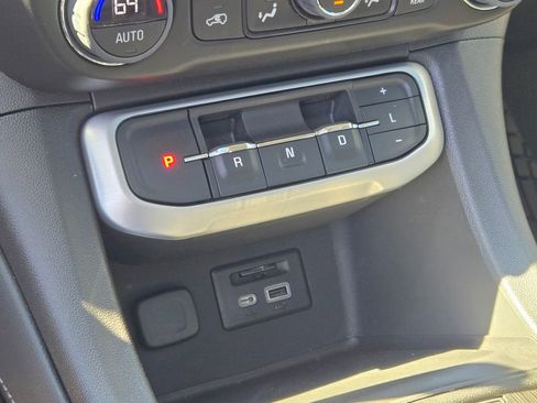 Used 2023 GMC Acadia SLT w/ Preferred Package AWD/4WD image 42