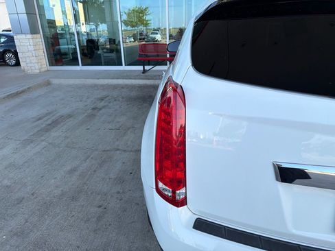 Used 2015 Cadillac SRX Luxury FWD image 6