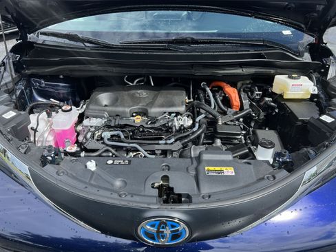 Used 2025 Toyota Sienna XLE w/ XLE Plus Package AWD/4WD image 28