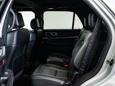 Used 2017 Ford Explorer Platinum image 46