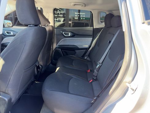 Used 2022 Jeep Compass Sport AWD/4WD image 12