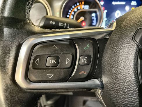 Used 2022 Jeep Wrangler Unlimited Sahara w/ Cold Weather Group image 17