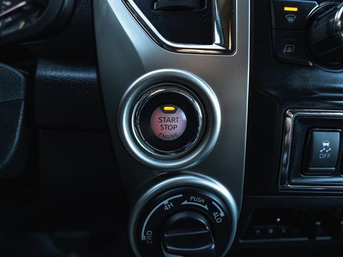 Used 2018 Nissan Titan PRO-4X image 21