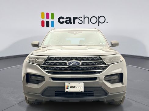 Used 2023 Ford Explorer XLT AWD/4WD image 8
