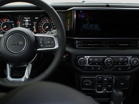 New 2026 Jeep Wrangler Unlimited Sahara w/ Technology Group image 23