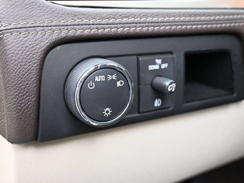 Used 2014 Cadillac Escalade Platinum RWD image 23