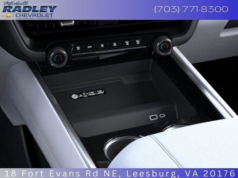 New 2026 Chevrolet Suburban Premier image 23