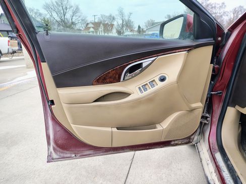 Used 2010 Buick LaCrosse CXL image 9