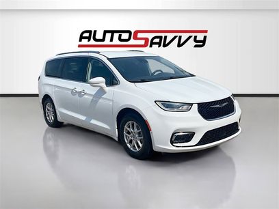 Used 2021 Chrysler Pacifica Touring-L w/ Uconnect Theater Family Group