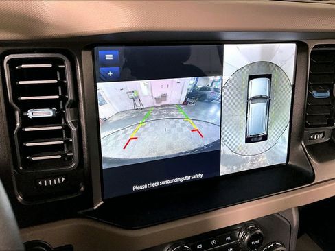 Used 2023 Ford Bronco Wildtrak image 21