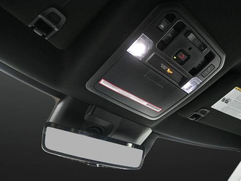 Used 2024 Toyota Tundra Platinum AWD/4WD image 9