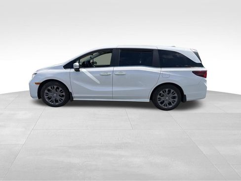 Used 2025 Honda Odyssey Touring image 5