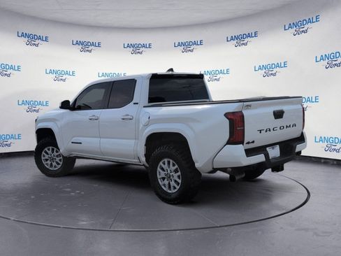 Used 2024 Toyota Tacoma SR5 AWD/4WD image 9