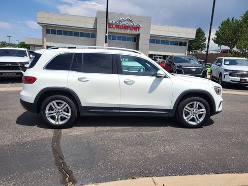 Used 2022 Mercedes-Benz GLB 250 4MATIC w/ Premium Package Lite image 3